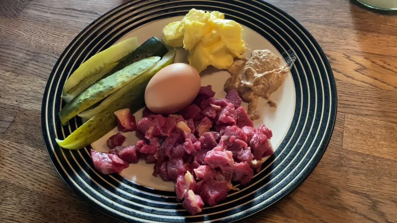 Beef With Mustard and Pickles