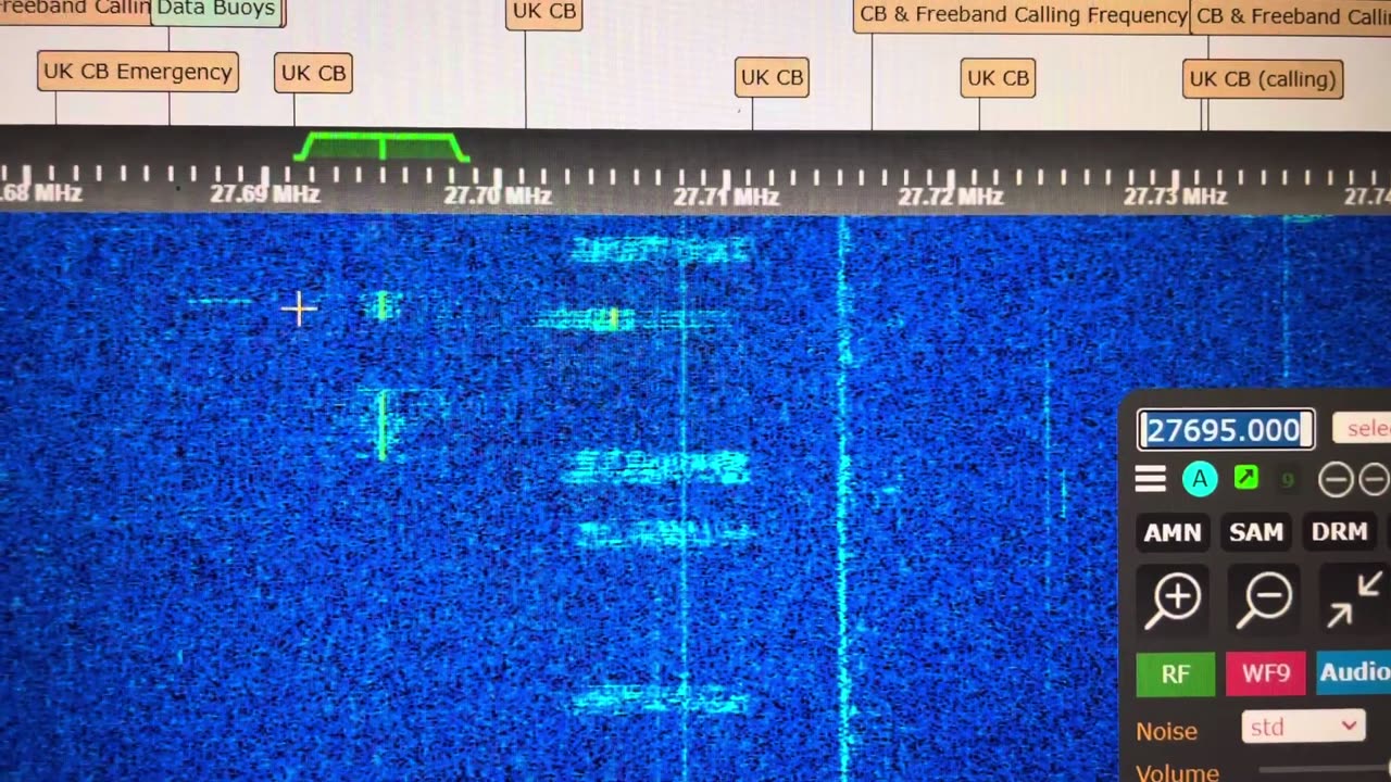 28.215 MHz FM + 28.265 MHz FM - Russian Taxi Cab Radio Comms In 10 Meters - Via G8JNJ RaspSDR