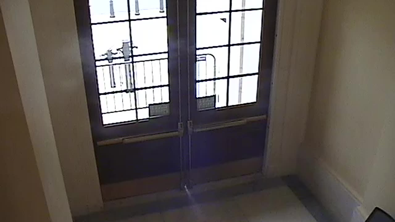3443CHOB02CH12NRotundaExit_2021-01-06_10h40min01s027ms.mp4