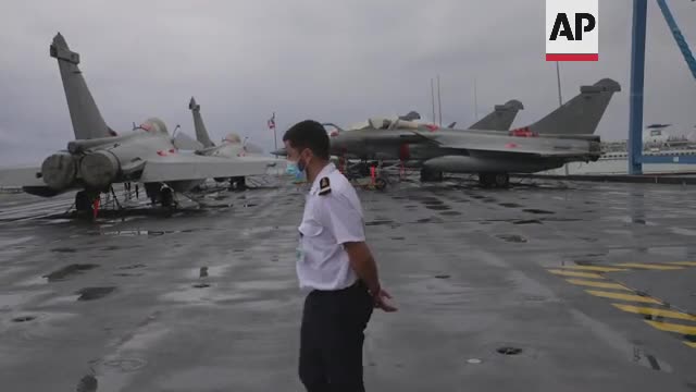 French nuclear-powered aircraft carrier docks in Cyprus