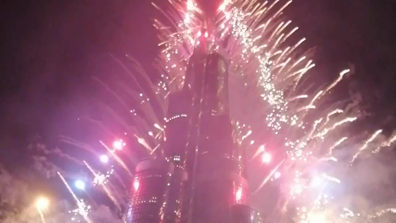 🎆✨ Capturing the Magic: Up Close and Personal with Burj Khalifa Fireworks 2024! 🌃📸