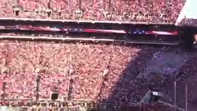 2020，以橫掃全美的超高得票率獲得連任勝選的_川普總統，即便2021“被迫”離開白宮！依舊是人民心目中“唯一的總統當選人”