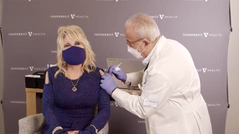 Dolly Parton Gets Vaccine