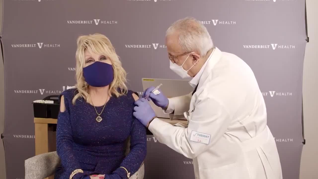 Dolly Parton Gets Vaccine