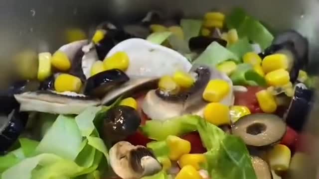 Yonani salad سلطه يونانيه