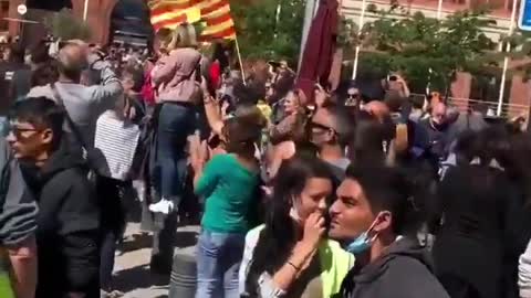 PERPIGNAN ,FRANCIA 🇫🇷 MIGLIAIA DI PERSONE PROTESTANO !