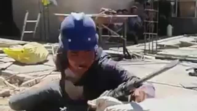 FUNNY CONSTRUCTION WORKER