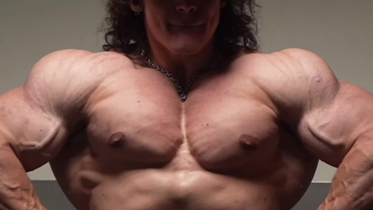 Sam Sulek is huge!