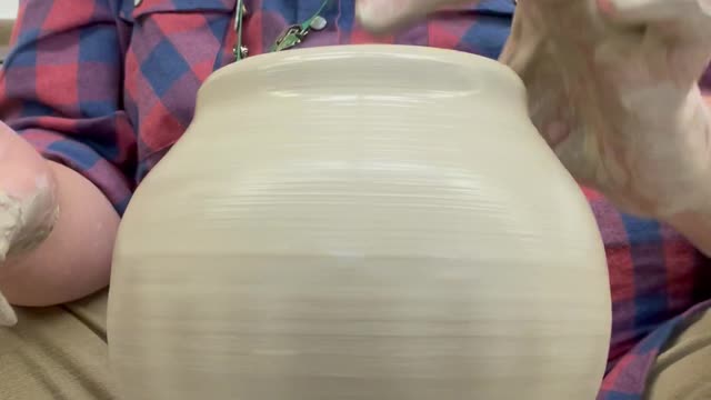 Making a Lidded Jar on the Pottery Wheel