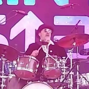 Richie Jones (The Ain't Sisters) - LIVE @ 420Fest (Short)