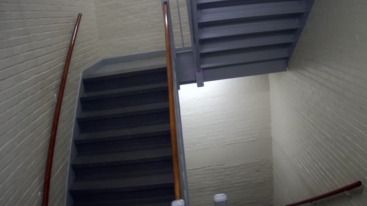 3886FHOB05Stair1_2021-01-06_23h40min02s403ms.mp4