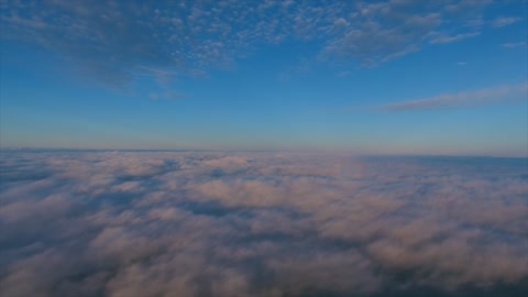 Explora este impactante paisaje sobre las nubes de Oregon