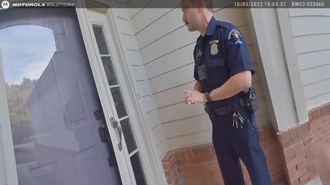 POLICE FOOTAGE: NEIGHBORHOOD KAREN QUESTIONED BY POLICE