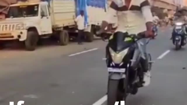 funny motorbikers accidents !! can't help laughing