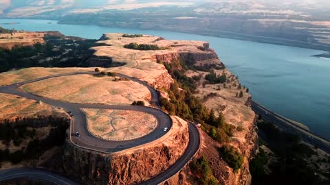 A long winding road up the mountain plateau