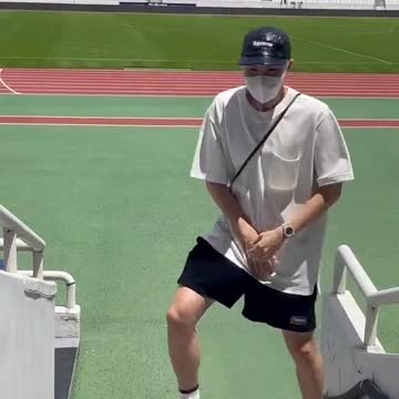 Little Skittish Dance moves