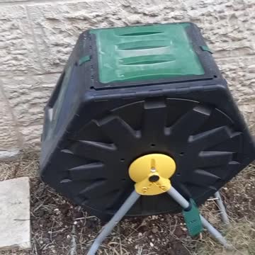 Gardening in my house, a device for creating compost at home.