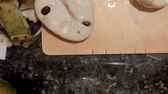 Cherimoya, what's inside?