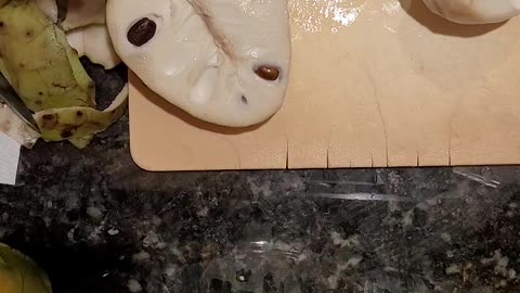 Cherimoya, what's inside?