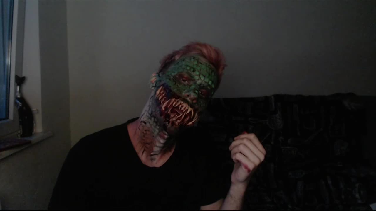 Reptile makeup