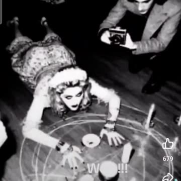 Hey Adriana, Britney, Katy, Beyonce & Madonna, Care to explain what’s happening here?