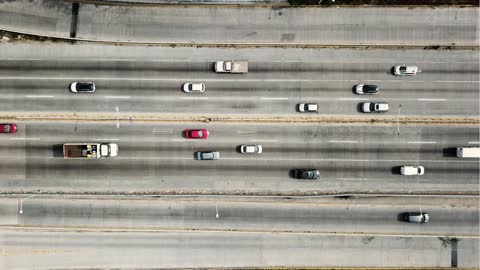 Highway between trees 🏎🚗🚙🚨🚔