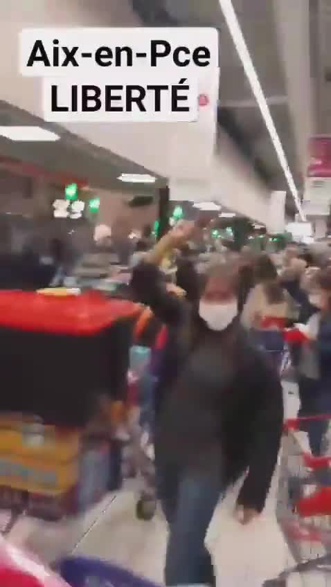 French Protestors Enter Stores Forcing Vaccine Passports