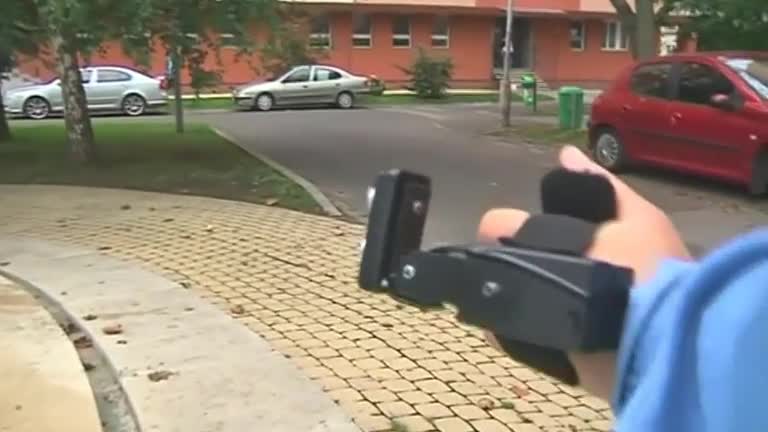 Aurora prototype device helps the blind pulse through obstacles