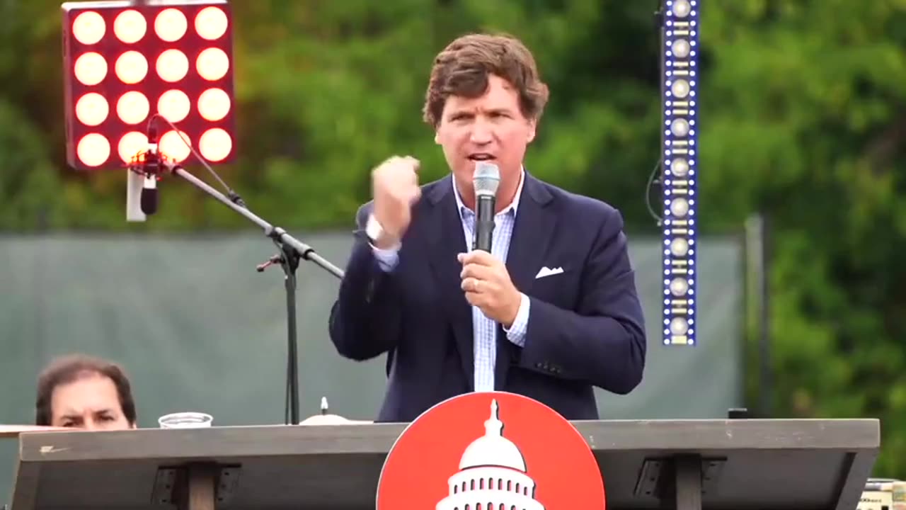 *MUST WATCH* Tucker SHOCKS The Crowd When He says This about Donald Trump & The Deep State..