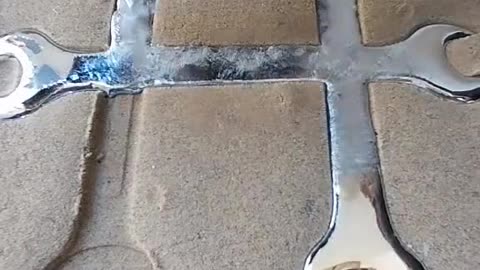 Casting cast iron to make wrench tool
