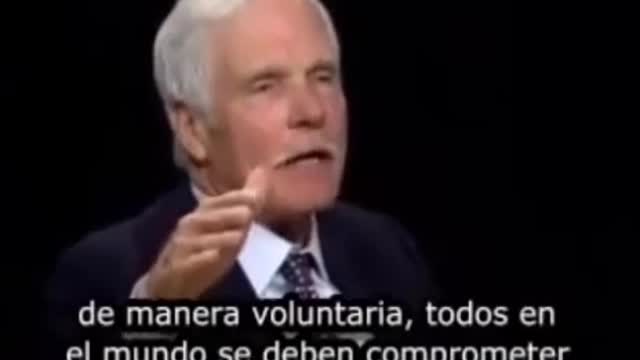 El es Ted Turner, dueño de CNN, explica la necesidad de reducir la población mundial.