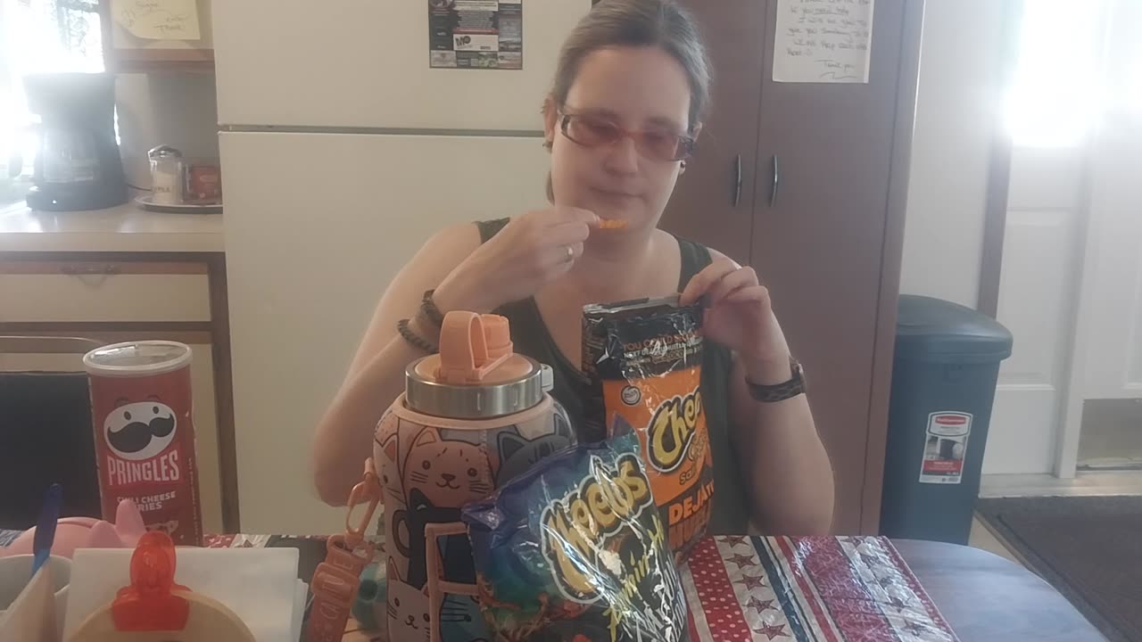 Reaction To Cheetos Deja tu Huella Chips