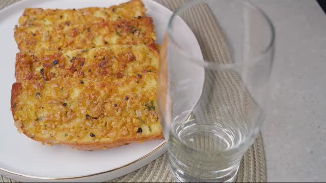 Moist, sweet and crunchy cereal: Fiery bread makes simple recipes