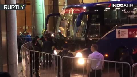 Doček reprezentativaca pred hotelom u Moskvi