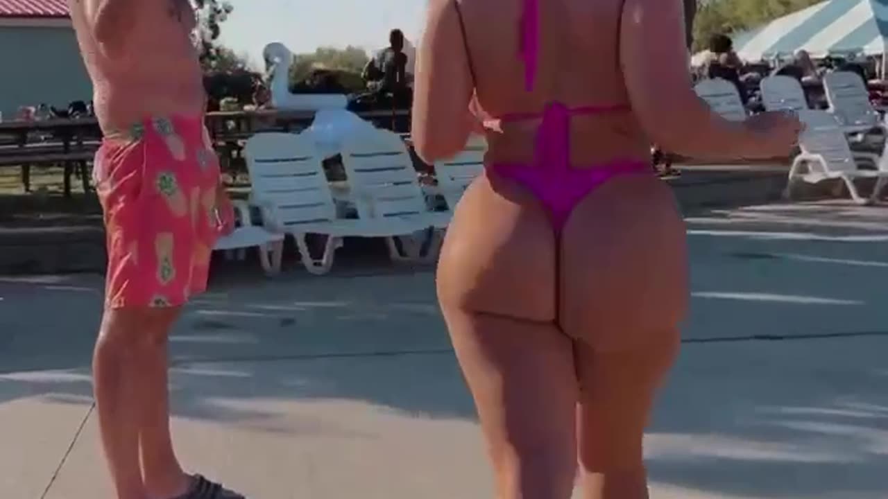 Lady SB on the beach