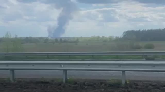 Russian tank crew hit by munition outside of their tank