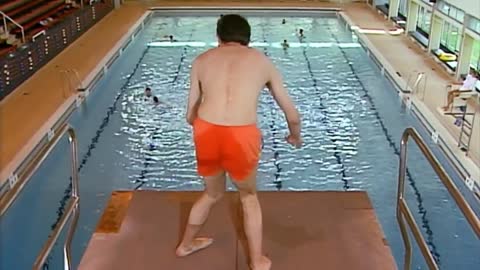 Dive Mr Bean!_funny clips_mr Bean