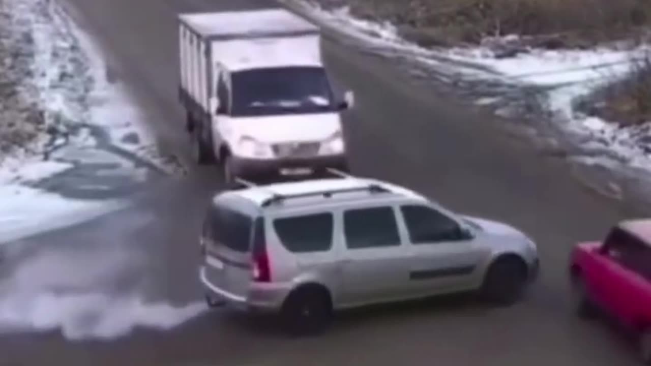 Car accident funny short: Watch People Drive Like Idiots