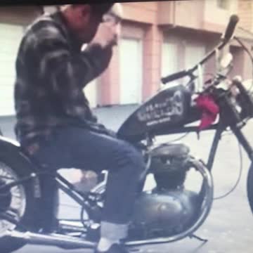 Kickstarting 650 C.C. B.S.A. Hornet