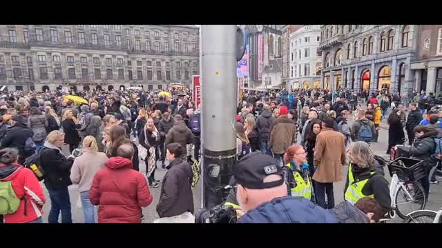 世界のワクパスに反対デモ♬