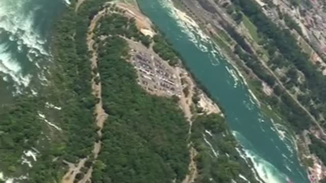 A magnificent view of Niagara Falls from the sky.