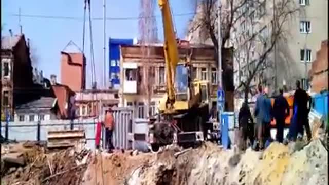 Extremely Dangerous Excavators and Cranes Fails & Ship Launches and Heavy Equipment Gone Wrong!