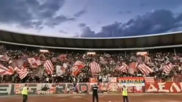 Serbia: I tifosi della "Crvena Zvezda" cantano "Katyusha" in onore delle Forze Russe