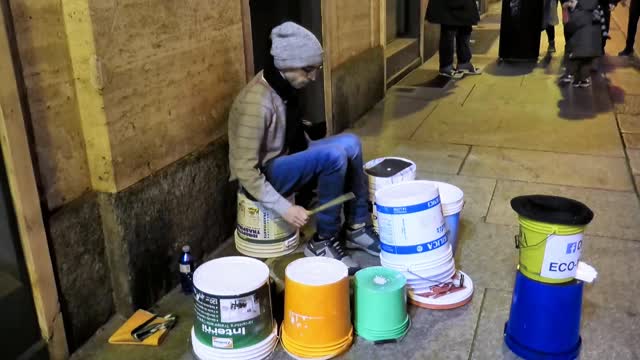 Incredible drummer doesn't need expensive kit