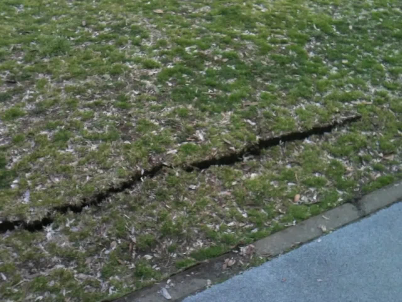 Crack in Earth Seems to Breathe After Earthquake