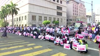 Myanmar drivers block off military with their cars