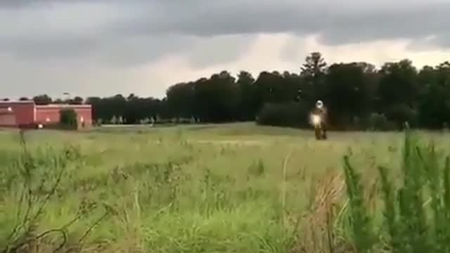 Chute à moto : Entorse et inquiètude