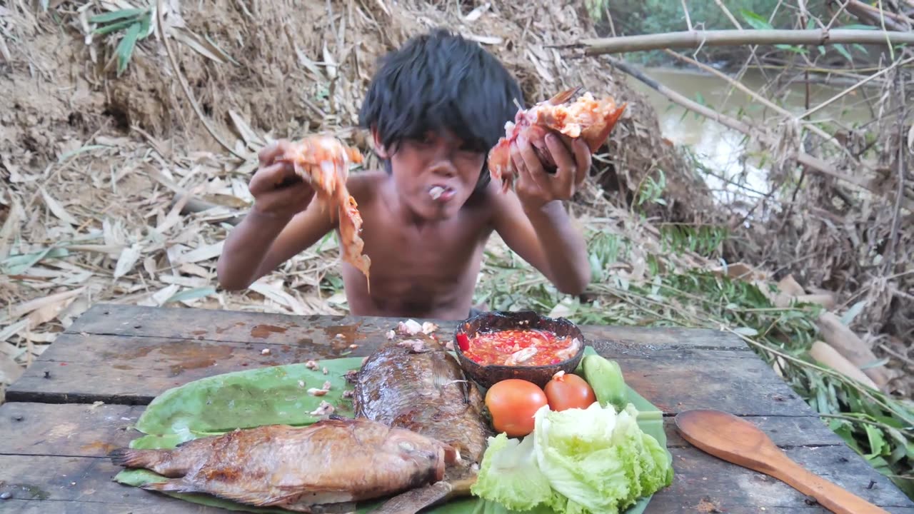 Easy Way to Cook Delicious Red Fish in the Jungle Without a Stove