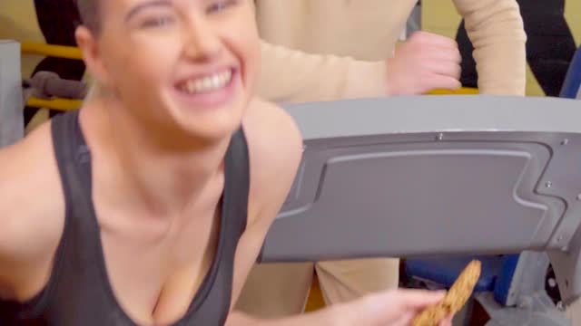 Hot Gym Trainer Cheat the Trainee