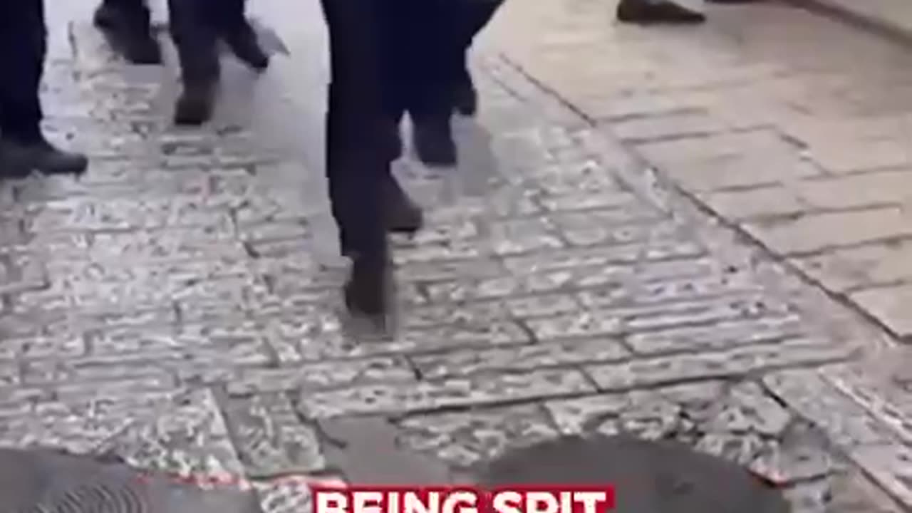 How does the government in Israel treat Christians?